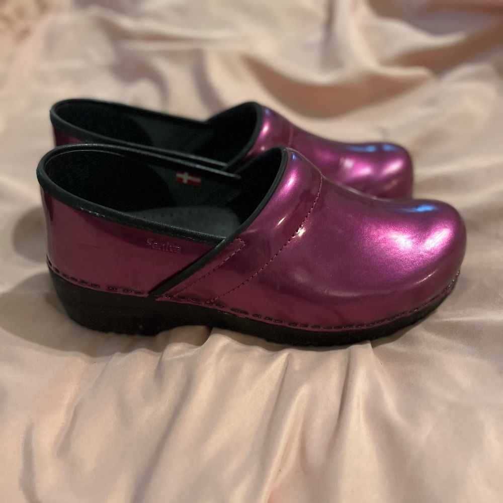 Gently used Sanita clogs. Size 41.